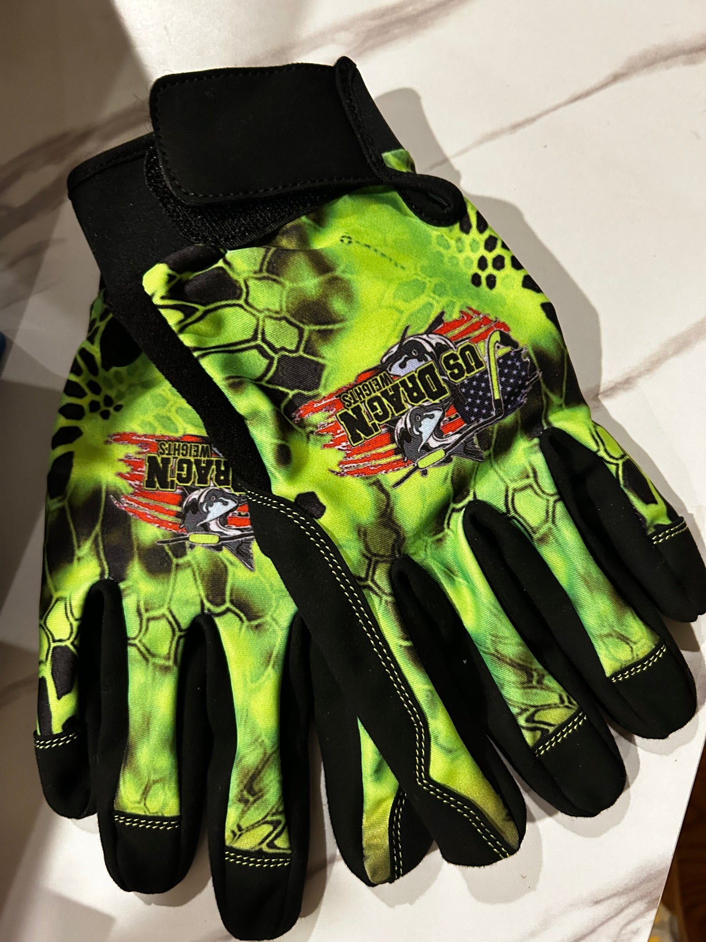 Fishing gloves